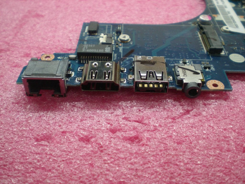 Lenovo Bdplanar W8P,I3-4010U,Uma,Tpm - 04X5104