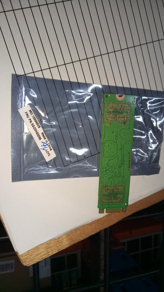 Lenovo Solid State Drive - 5SD0H00095