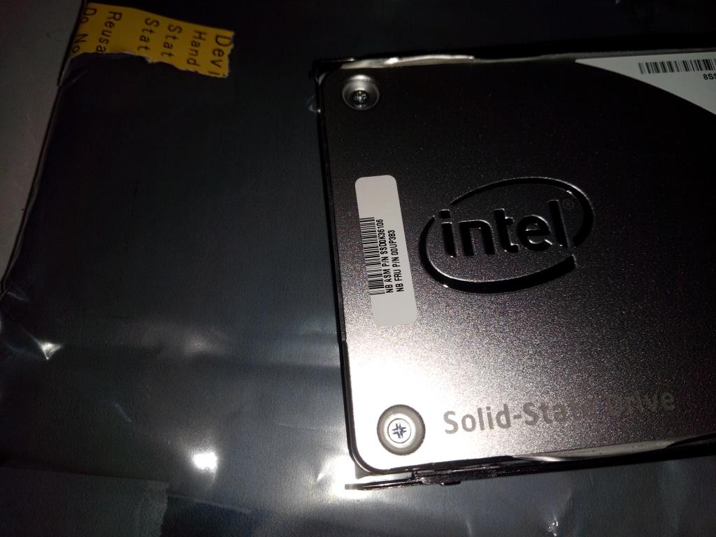 Lenovo Sd Solid State Drives - 00UP383