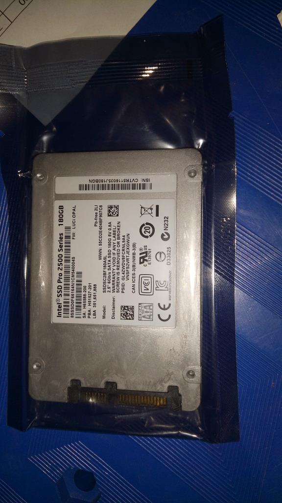 Lenovo Solid State Drive - 00KT024