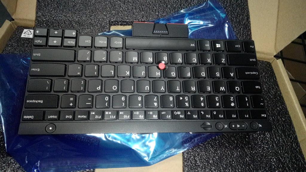 Lenovo Keyboards Internal - 04X1383