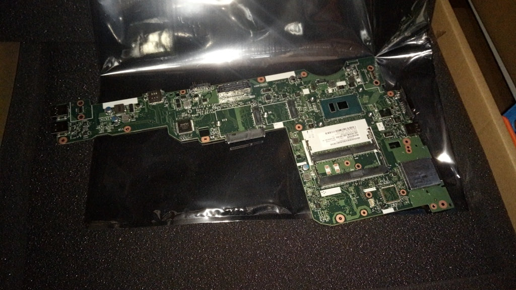 Lenovo Pl System Boards - 00UR715