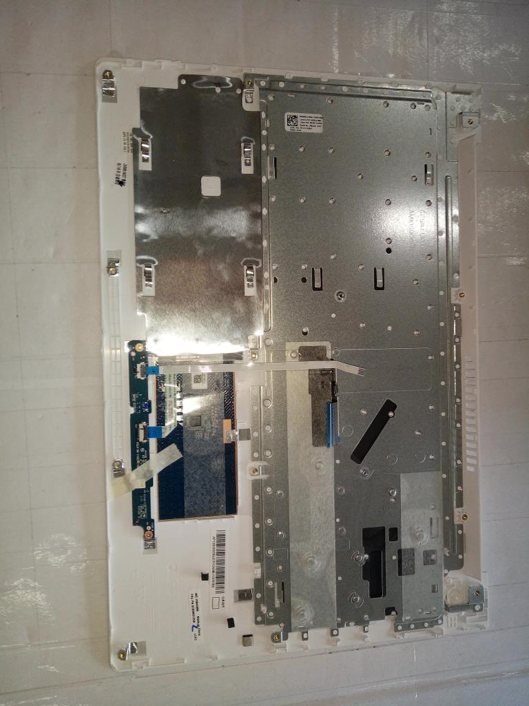 Lenovo Logic Upper Assembly Bl Wht Uk - 5CB0M31258