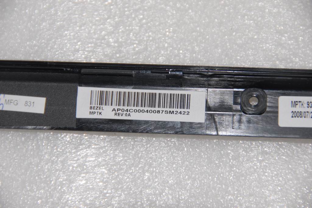 Lenovo 31035183 Bezel Lcd Jiwa3 W/Cam Ap04C000