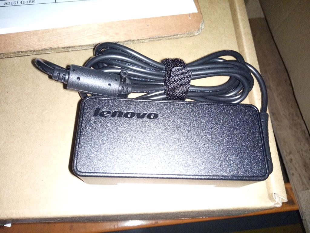 Lenovo Ac Adapter - 01FR000
