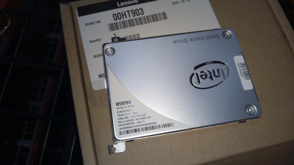 Lenovo Solid State Drives - 00HT903