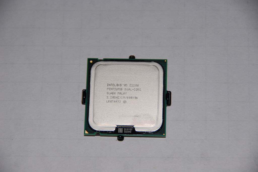 Lenovo Cpu Intel Pdc E2200 2.2/1M/775 - 1005098