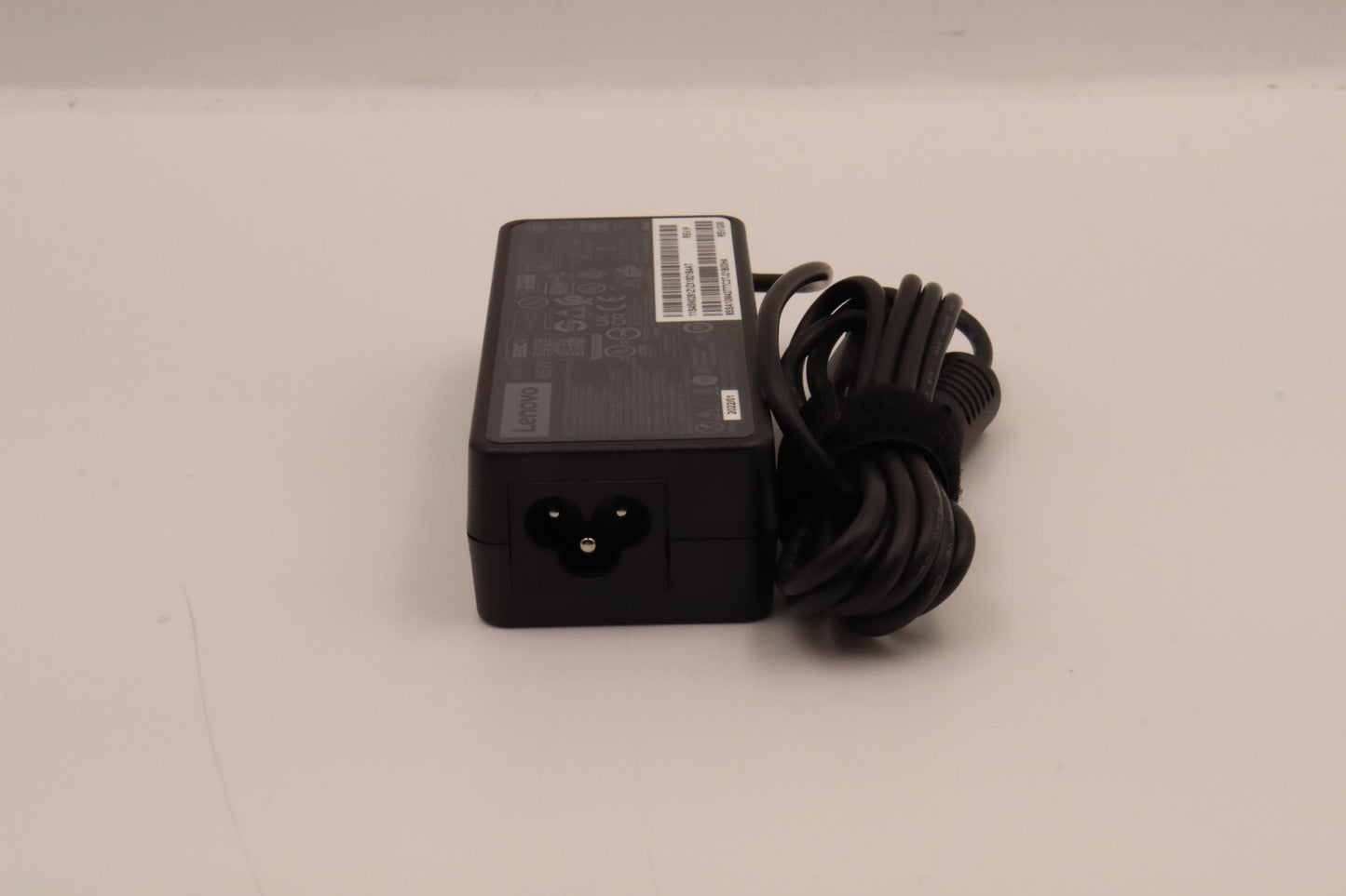 Lenovo (45N0261) AC Adapter, Rectangle, 65W, 3-Prong, Black