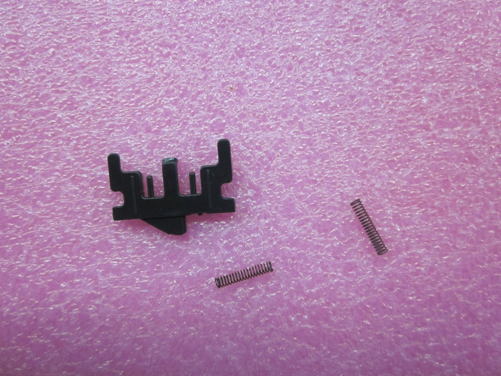 Lenovo Cover Battery Latch. - 45N4345
