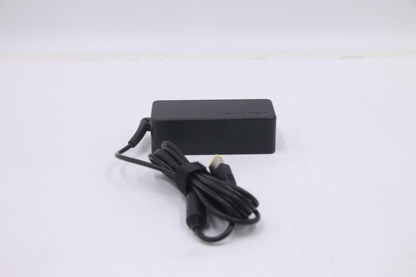 Lenovo (5A10J75117) ADLX45NLC3A AC Adapter, 20V, 2.25A