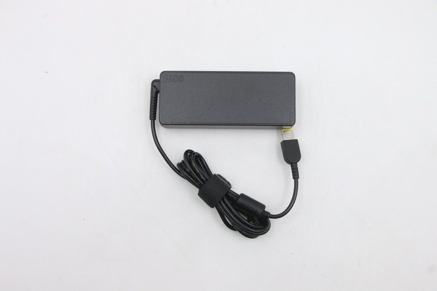 Lenovo (5A10V03249) AC Adapter, Rectangle, 90W, 3P, Black