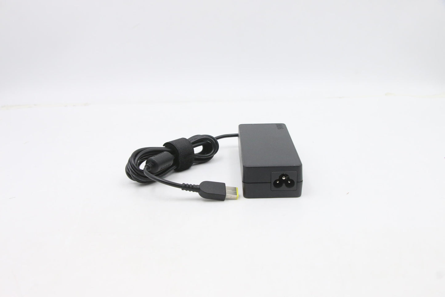 Lenovo (5A10V03249) AC Adapter, Rectangle, 90W, 3P, Black