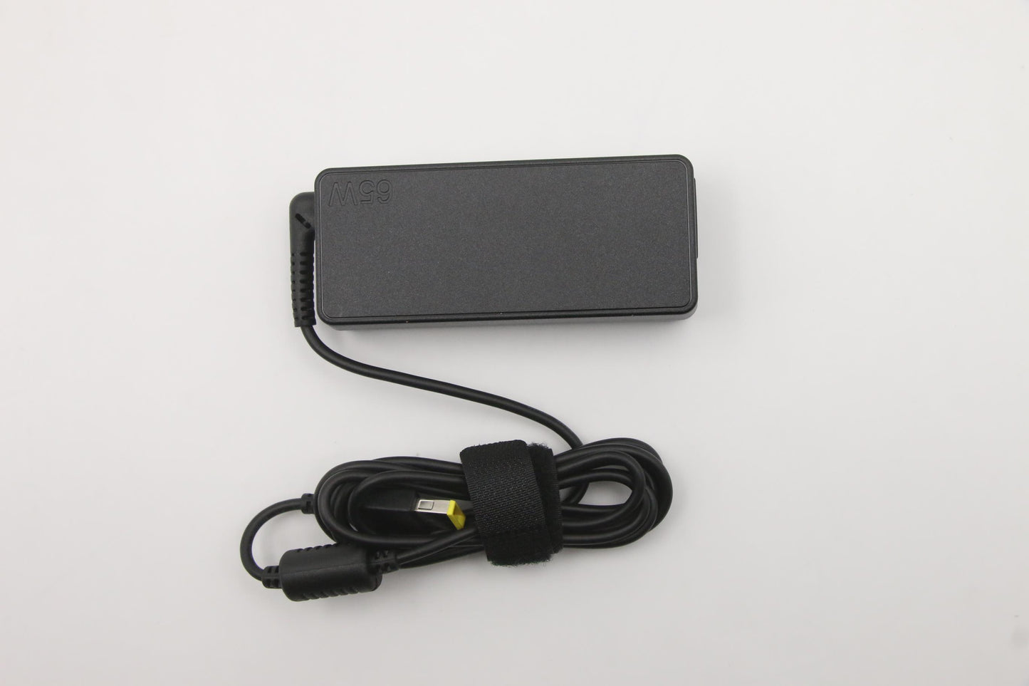 Lenovo (5A10V03250) AC Adapter, Rectangle, 65W, 3P, Black