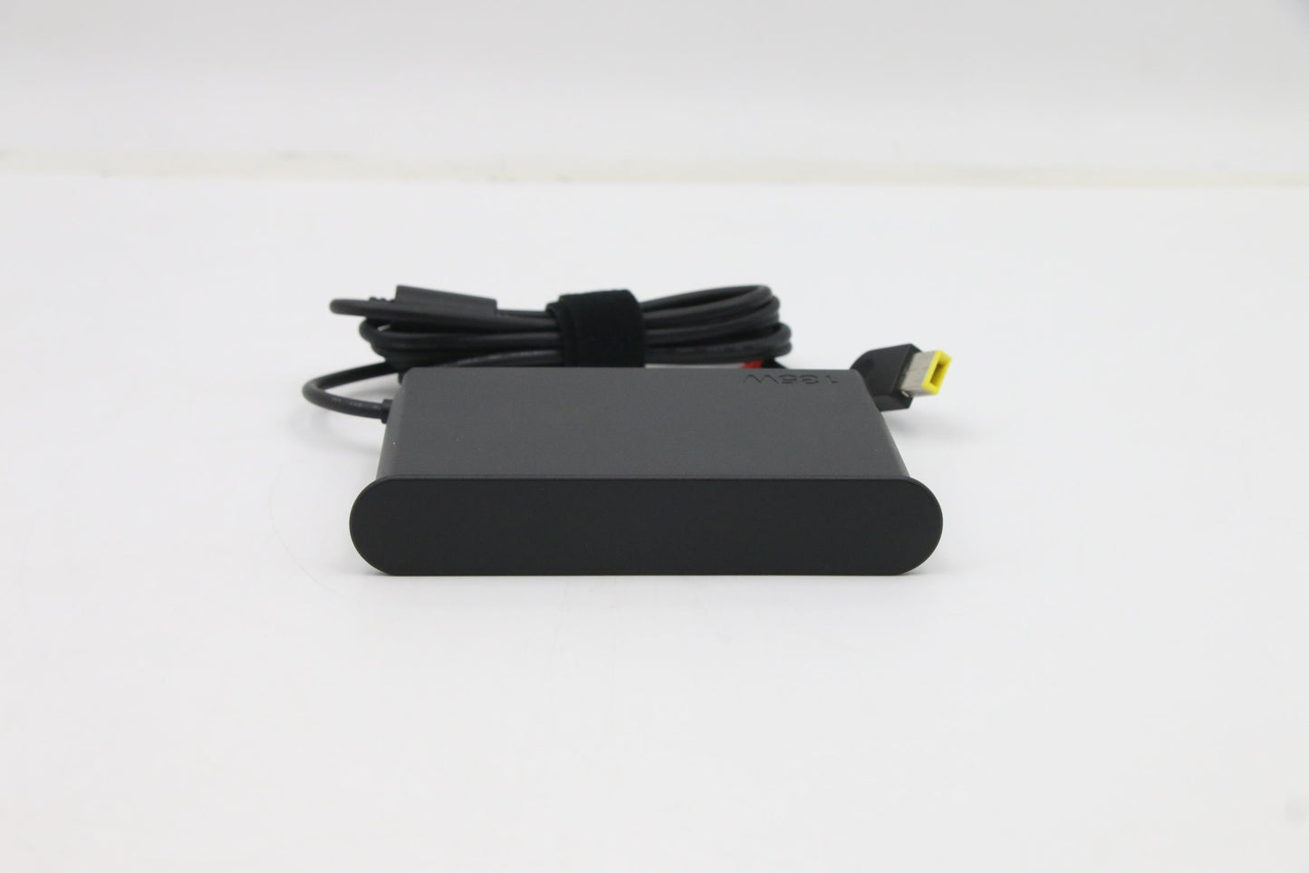 Lenovo (5A10W86257) AC Adapter, Rectangle, 135W, 3-Pin, Black