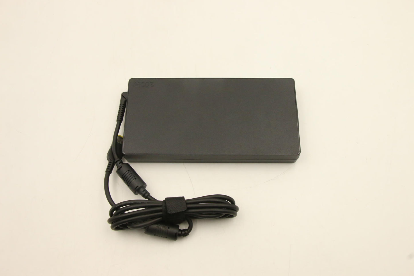 Lenovo (5A10W86290) AC Adapter, Rectangle, 300W, 3-Pin, Black