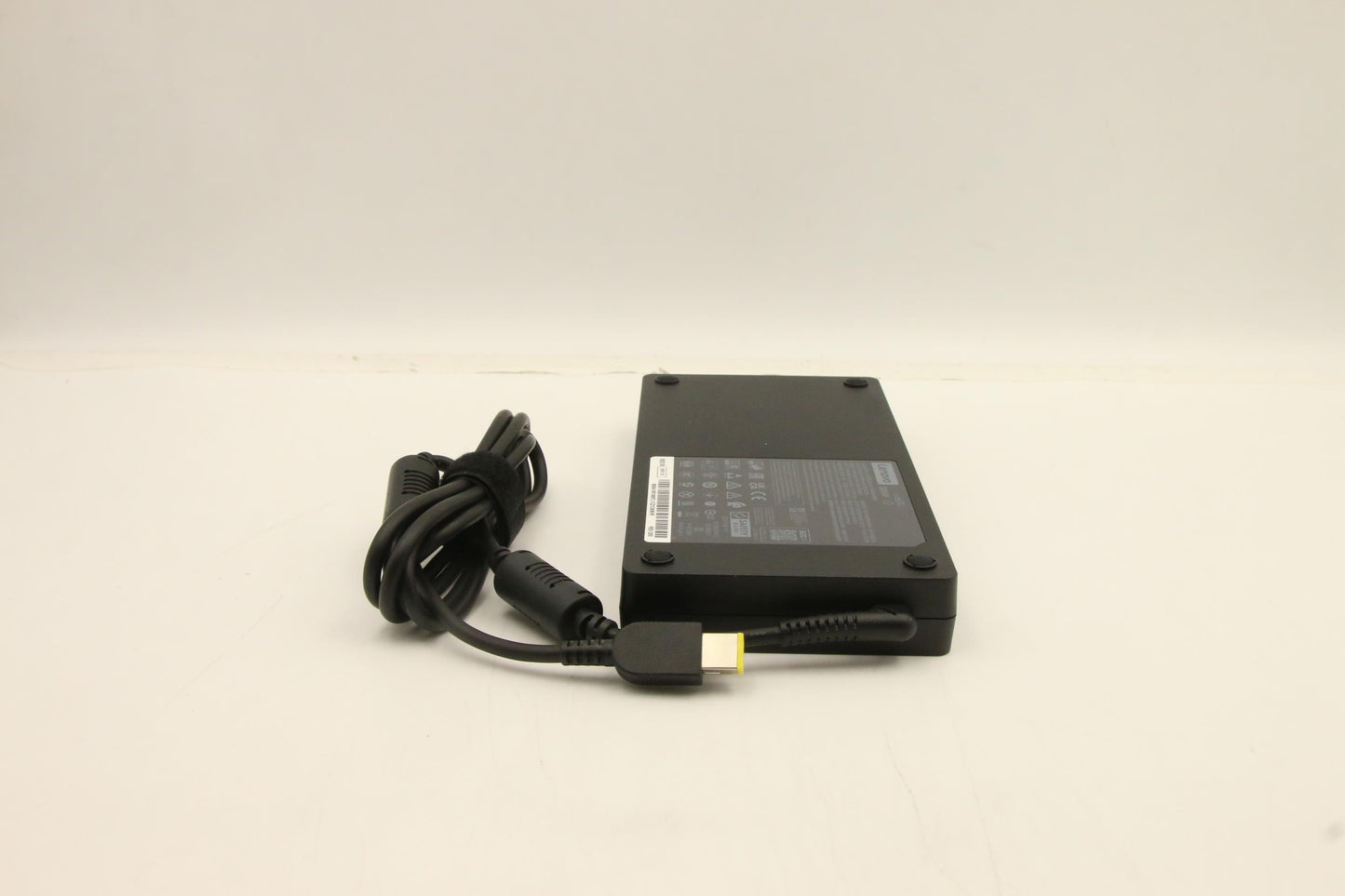 Lenovo (5A10W86290) AC Adapter, Rectangle, 300W, 3-Pin, Black