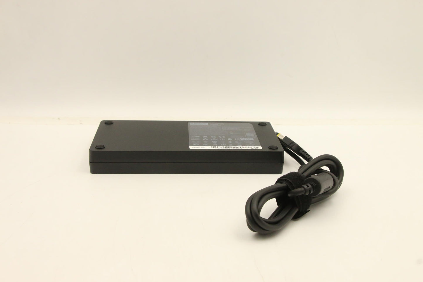 Lenovo (5A10W86290) AC Adapter, Rectangle, 300W, 3-Pin, Black