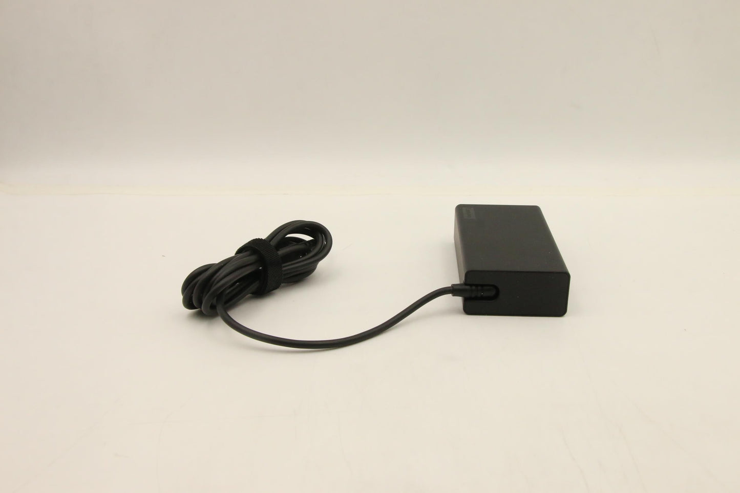 Lenovo (5A11D52398) 100W Type-C AC Adapter, 3-Pin, Black