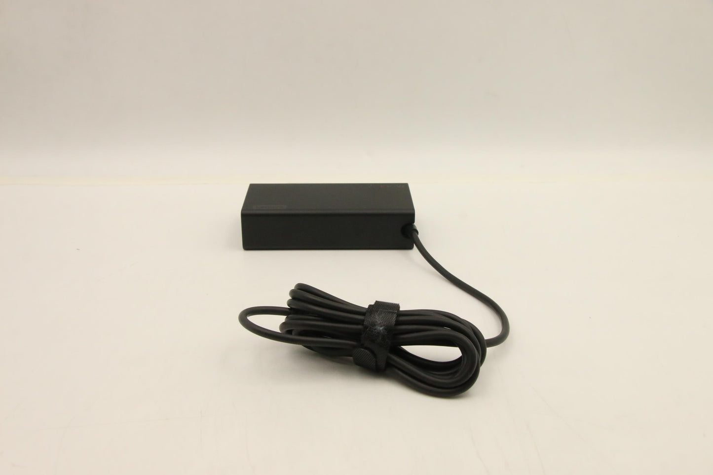 Lenovo (5A11D52398) 100W Type-C AC Adapter, 3-Pin, Black