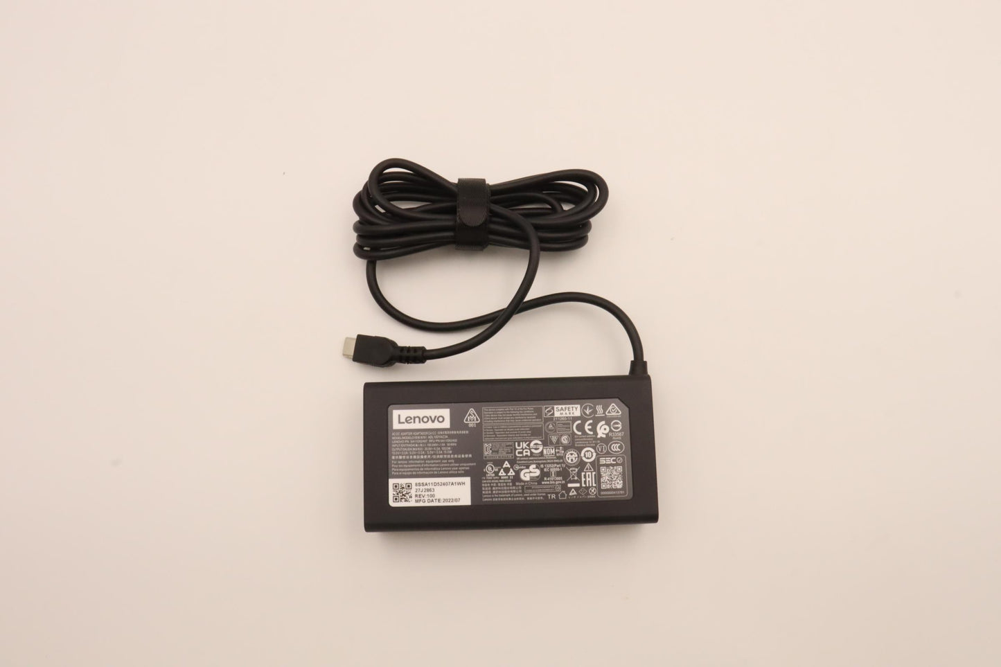 Lenovo (5A11D52402) Type-C AC Adapter, 100W, 3-Prong, Black