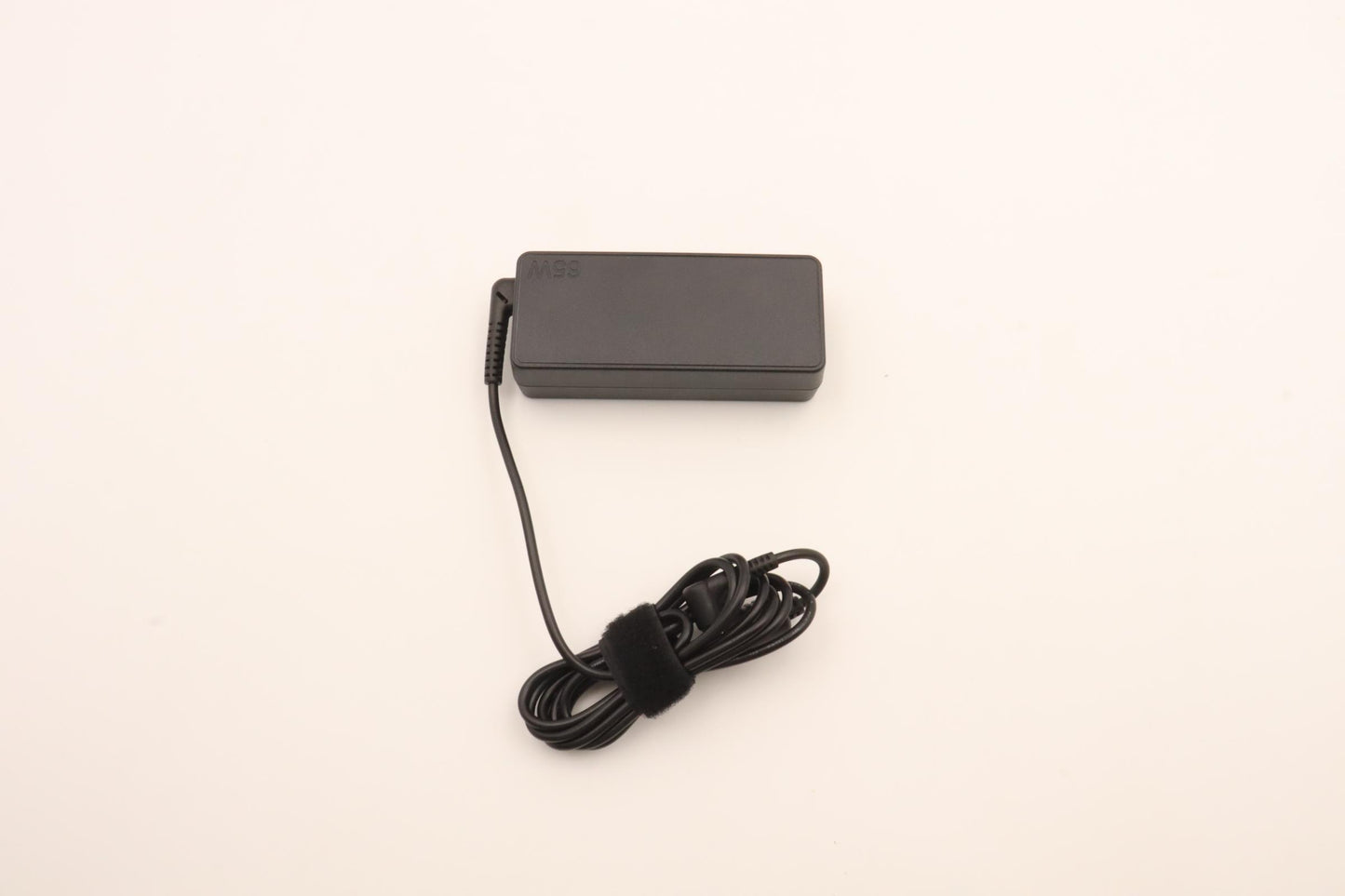 Lenovo (5A11H02883) 65W Round AC Adapter, 3-Pin, Black