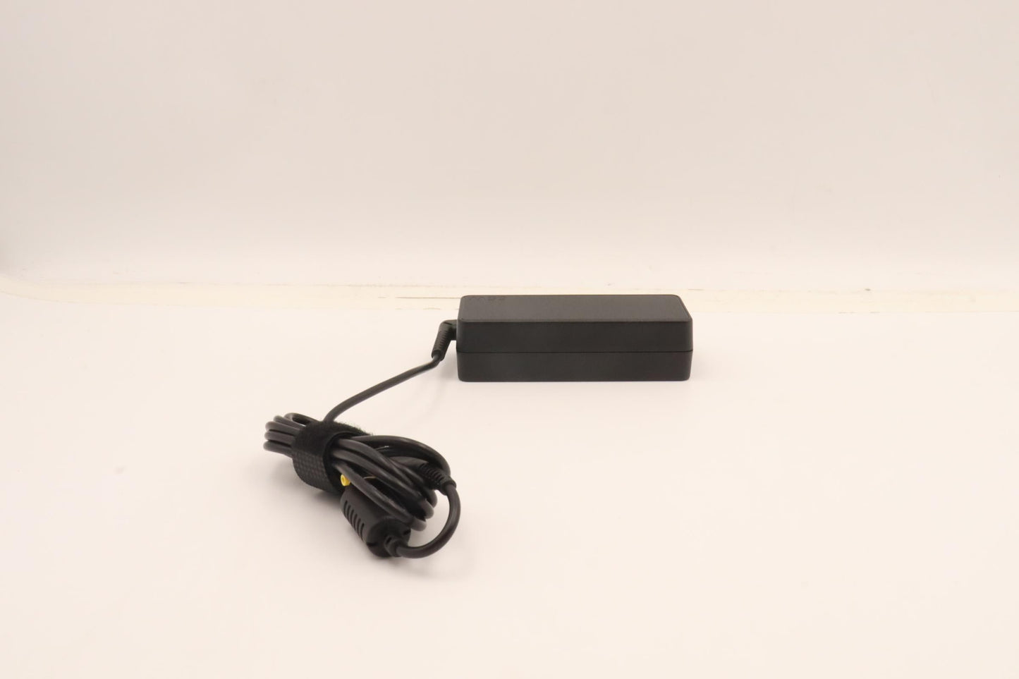 Lenovo (5A11H02883) 65W Round AC Adapter, 3-Pin, Black