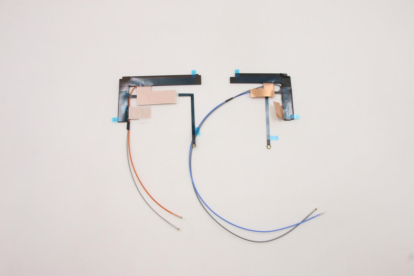 Lenovo Antenna Kit - 5A31B84022