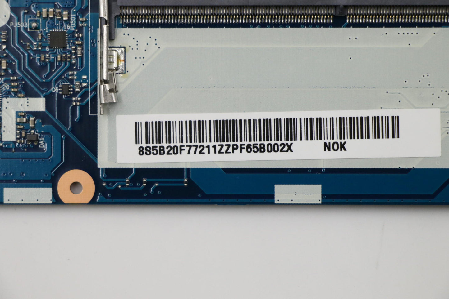 Lenovo Mb Beema E1 135G 15T Uma - 5B20F77211