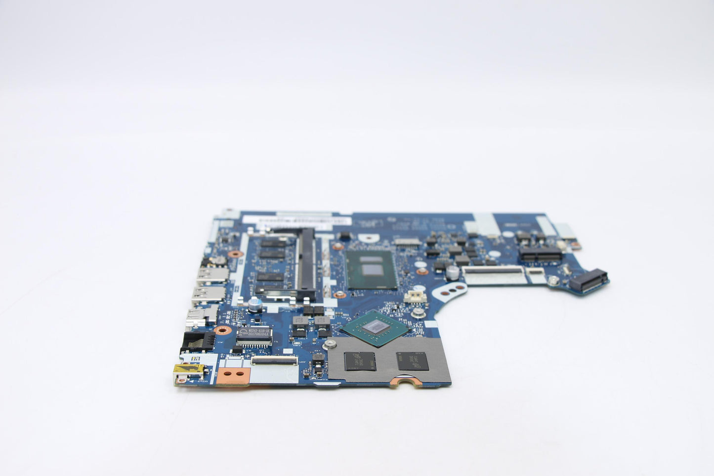 Lenovo Mbl80Yli57200Uhgtr4Gd4Gnfpopwi - 5B20P32388
