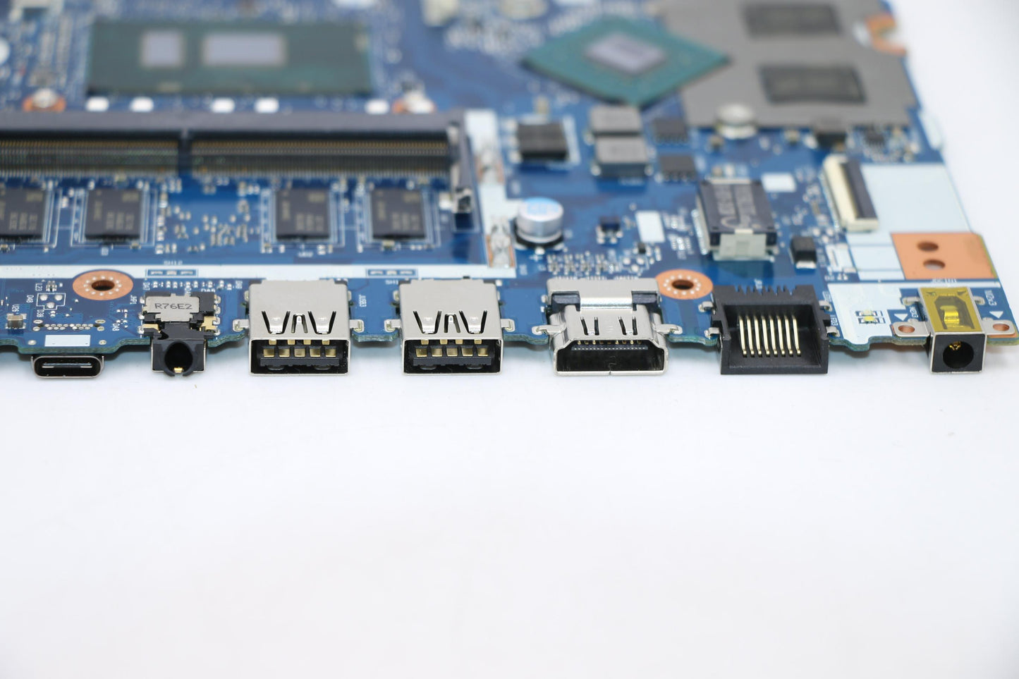Lenovo Mbl80Yli57200Uhgtr4Gd4Gnfpopwi - 5B20P32388