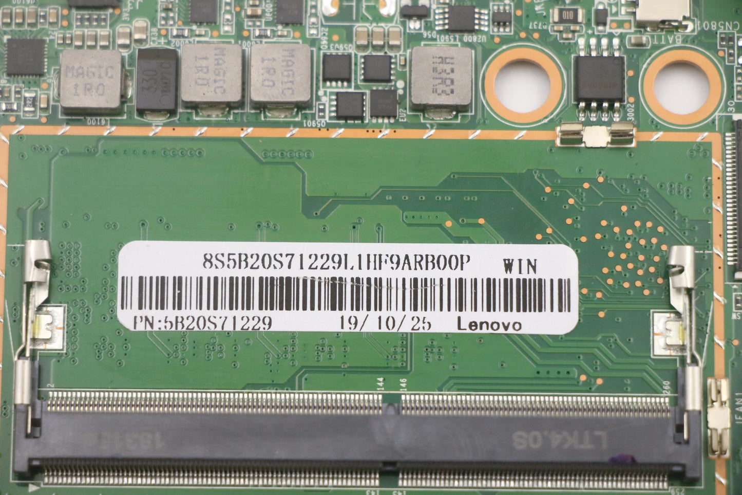 Lenovo Mb 3N81F5I37020Uwinr540 2G4Gne - 5B20S71229