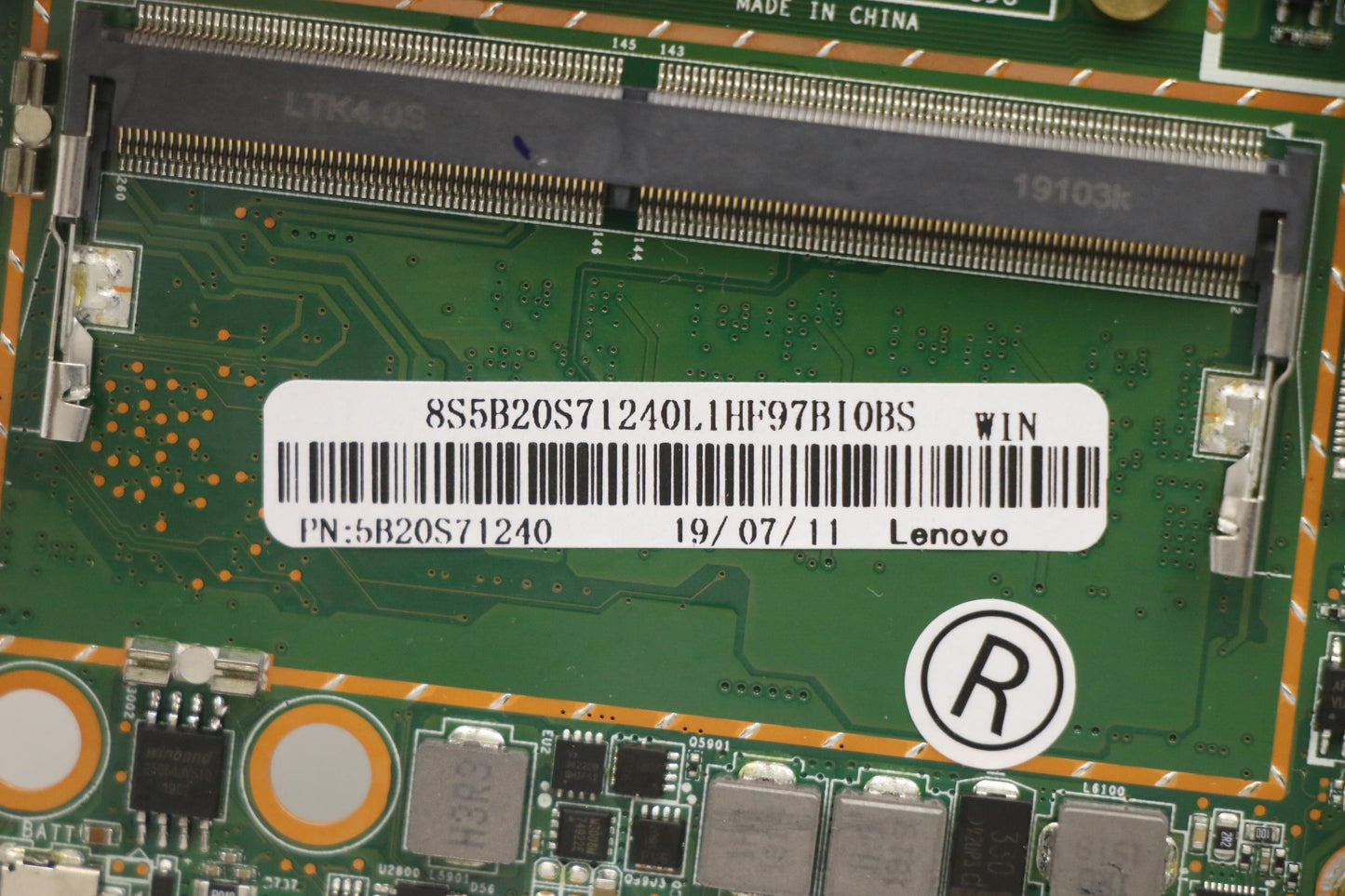 Lenovo Mb 3N81F5I58250Uwinr540 2G4Gne - 5B20S71240