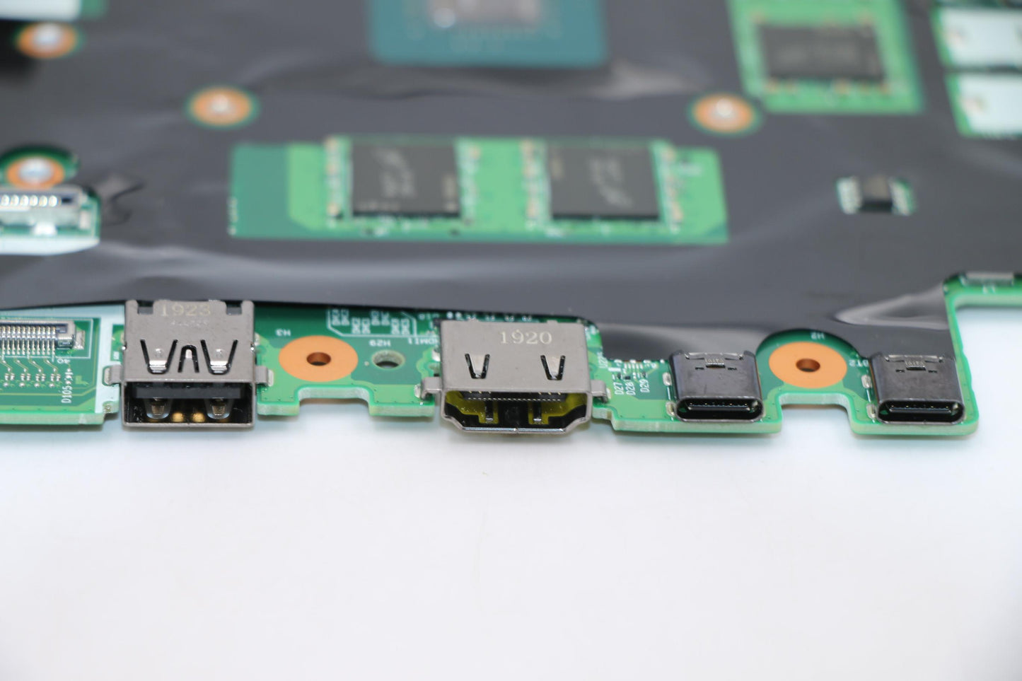 Lenovo Mb I7-9750H P6 4G Win Na N-Tpm - 5B20S72164