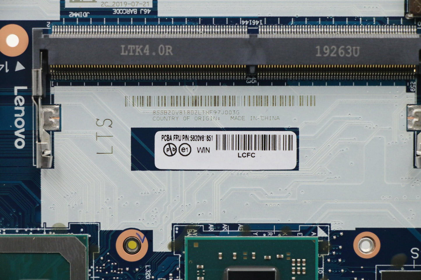 Lenovo Mb I5-8265Uv0 P1-70V2G Win Yt - 5B20V81851