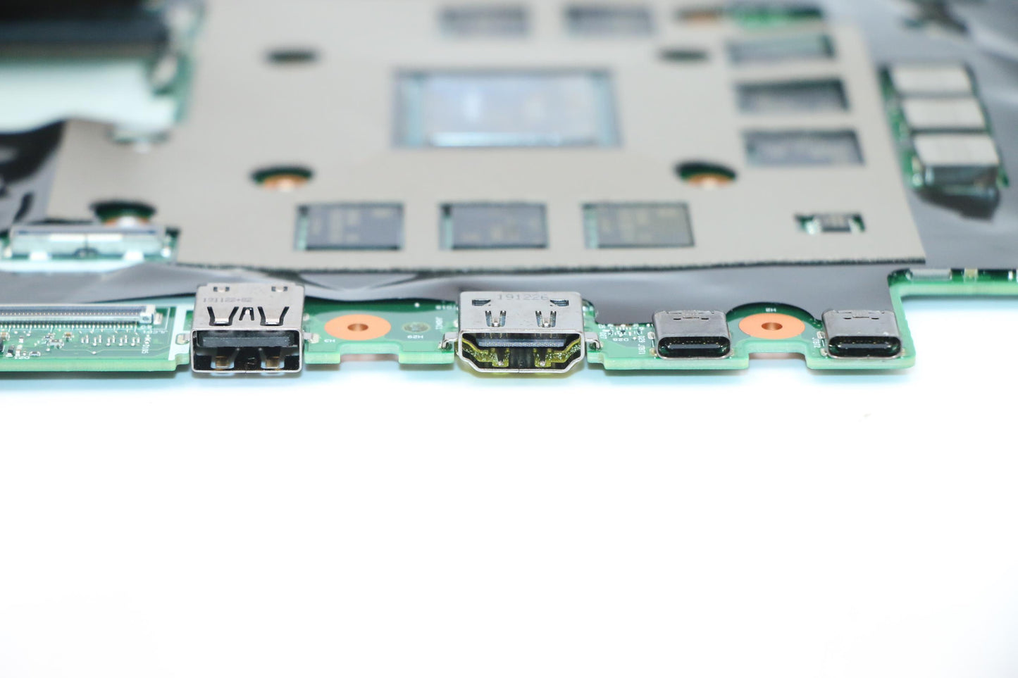 Lenovo Mb I9-9880H R4 8G Win Ya Ytft2 - 5B20W63808