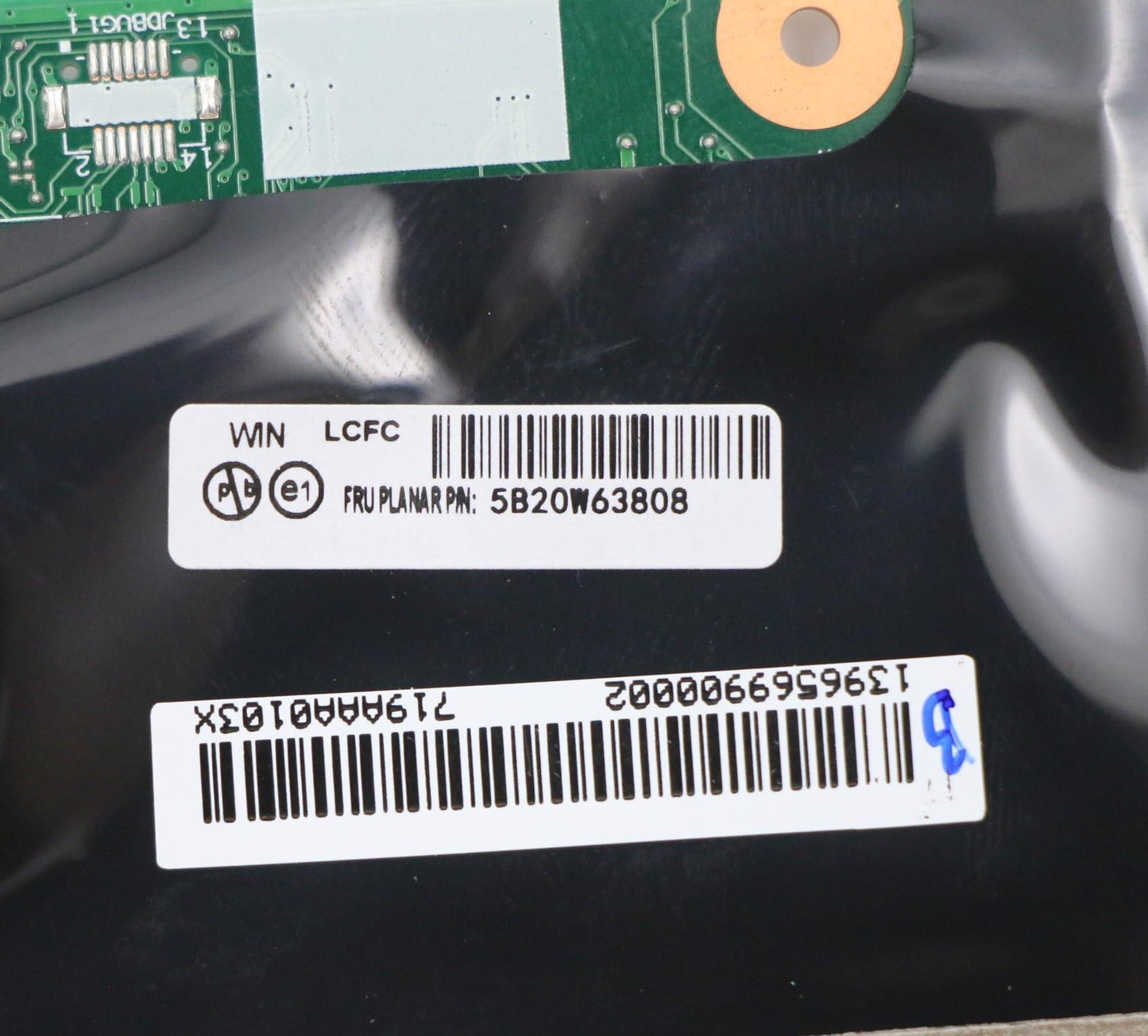 Lenovo Mb I9-9880H R4 8G Win Ya Ytft2 - 5B20W63808