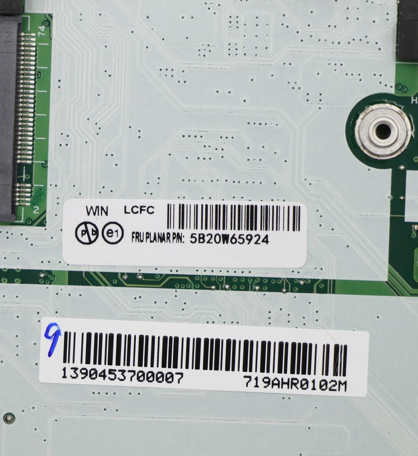 Lenovo Wini7-105108Gy-Tpm2Swg - 5B20W65924