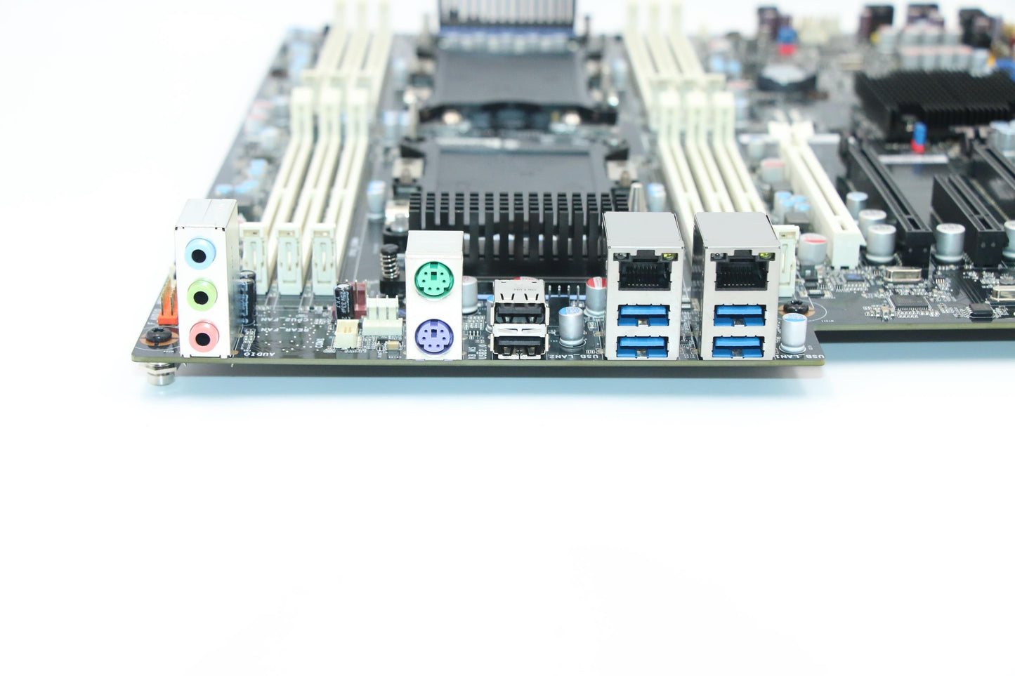 Lenovo Magic Mb Intel Lga-3647 No Dpk - 5B20X58754
