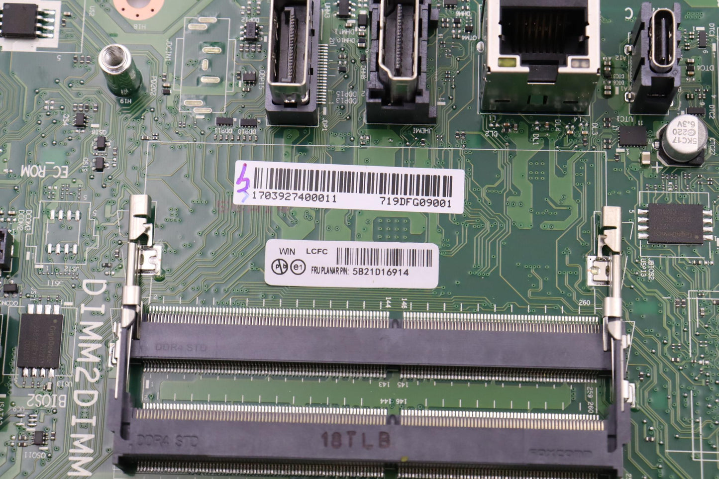 Lenovo Bdplanar Q670 Mb Uh4 2D Win Dp - 5B21D16914
