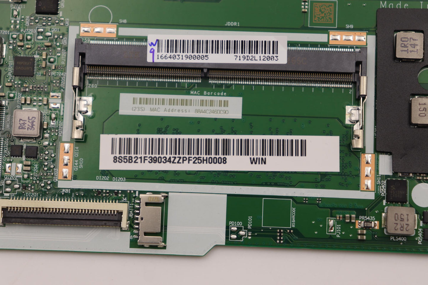 Lenovo Bdplanar Mb L82R3 Win R75700U_ - 5B21F39034