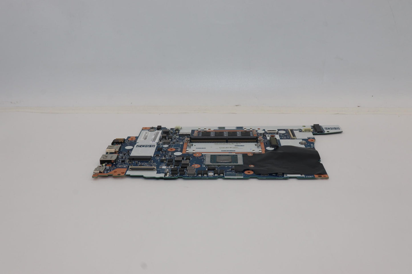 Lenovo Bdplanar R7 5825U 8Mb Ne&Npl N - 5B21H55283
