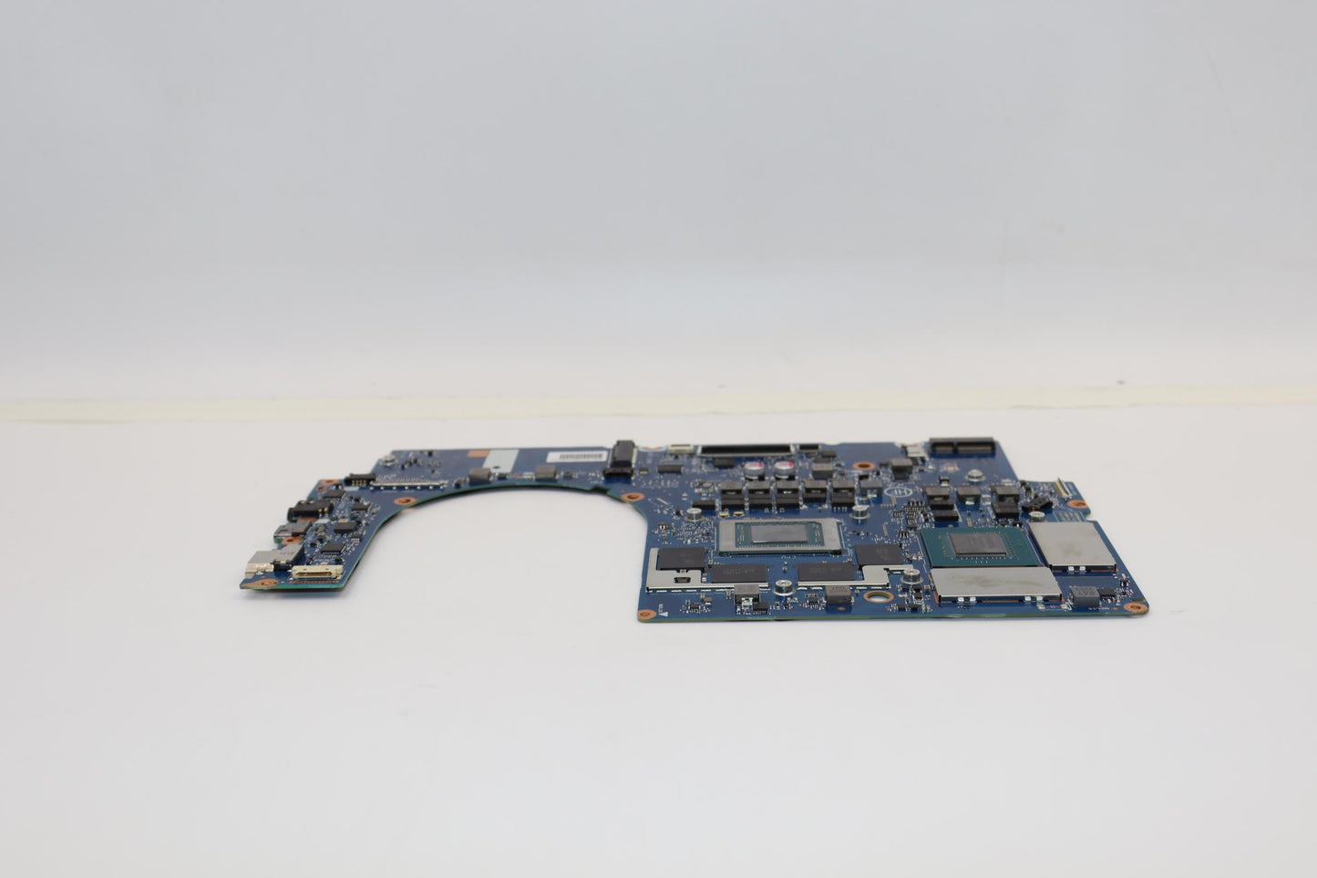 Lenovo BDPLANAR MB R7HSCE, RTX3050, 4GB, 16GB, WINRM - 5B21H82474