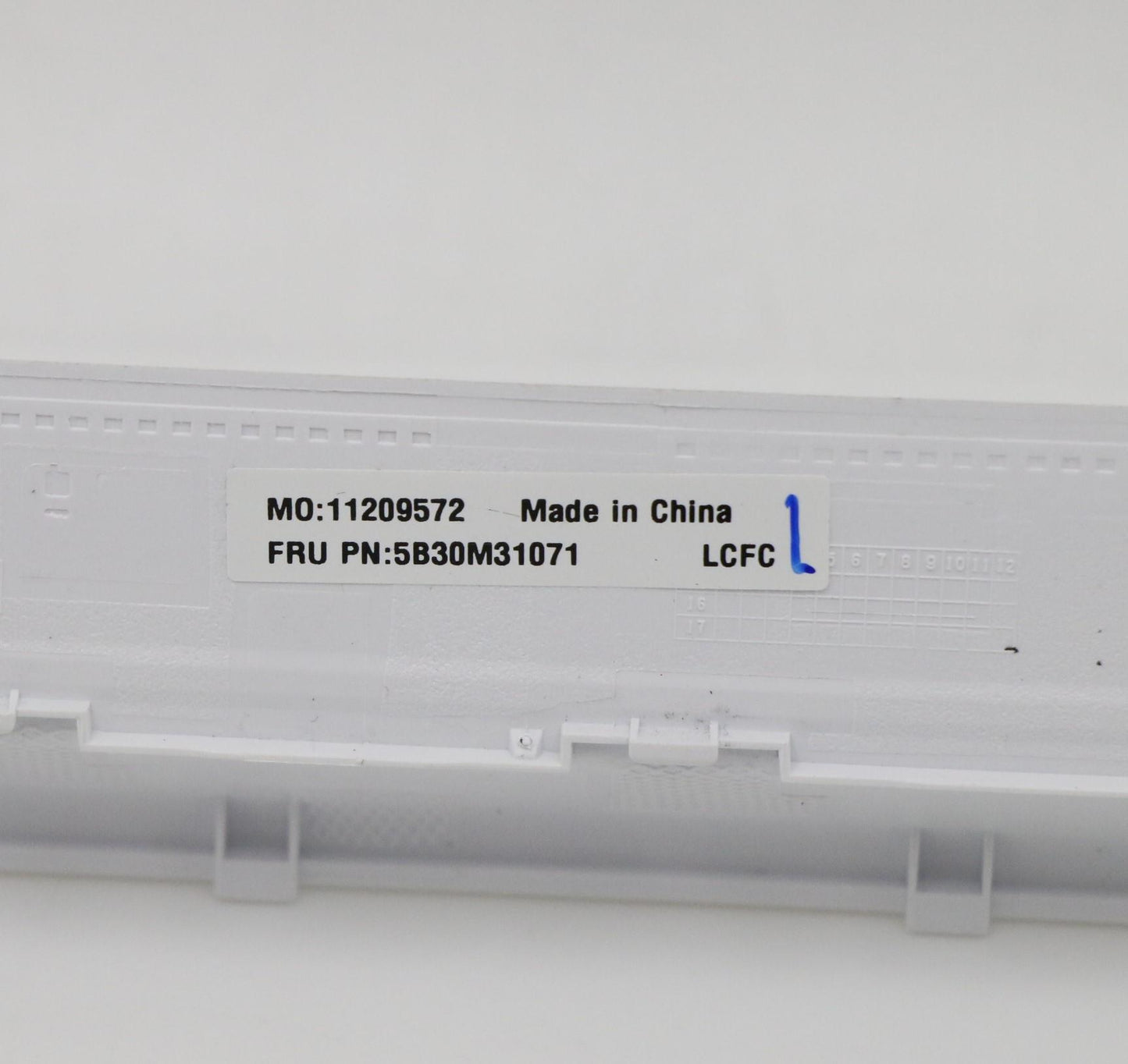 Lenovo Lcd Bezel-White - 5B30M31071