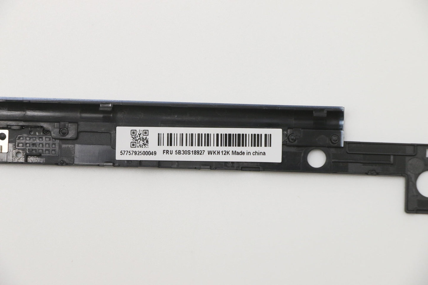 Lenovo Lcd Bezel Cap - 5B30S18927
