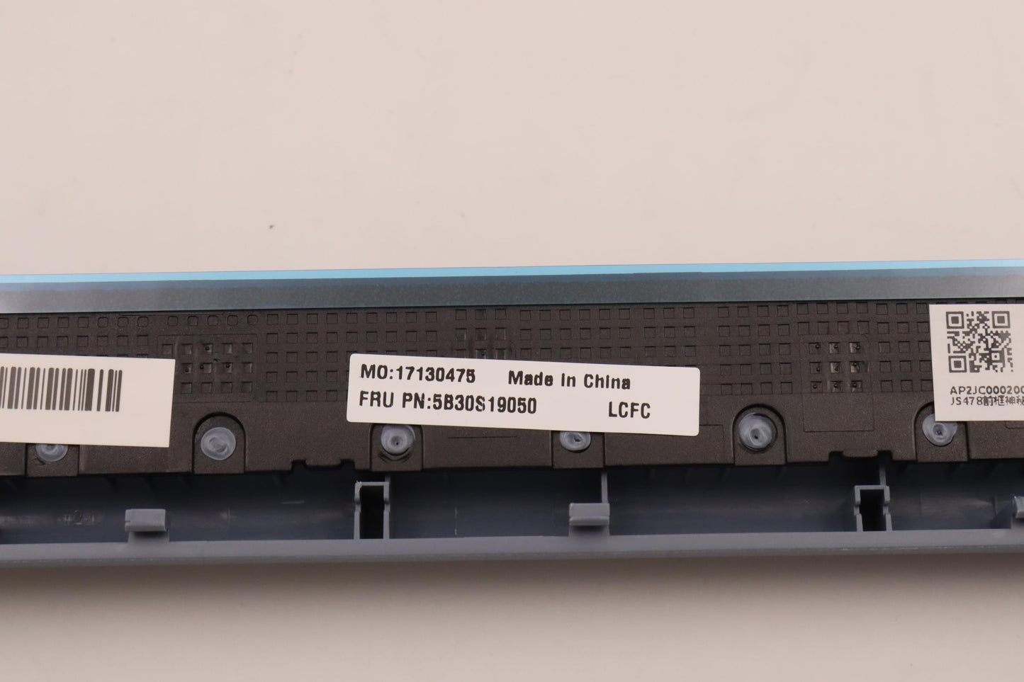 Lenovo Bezel Lcd Bezel L 82Rj M/B - 5B30S19050