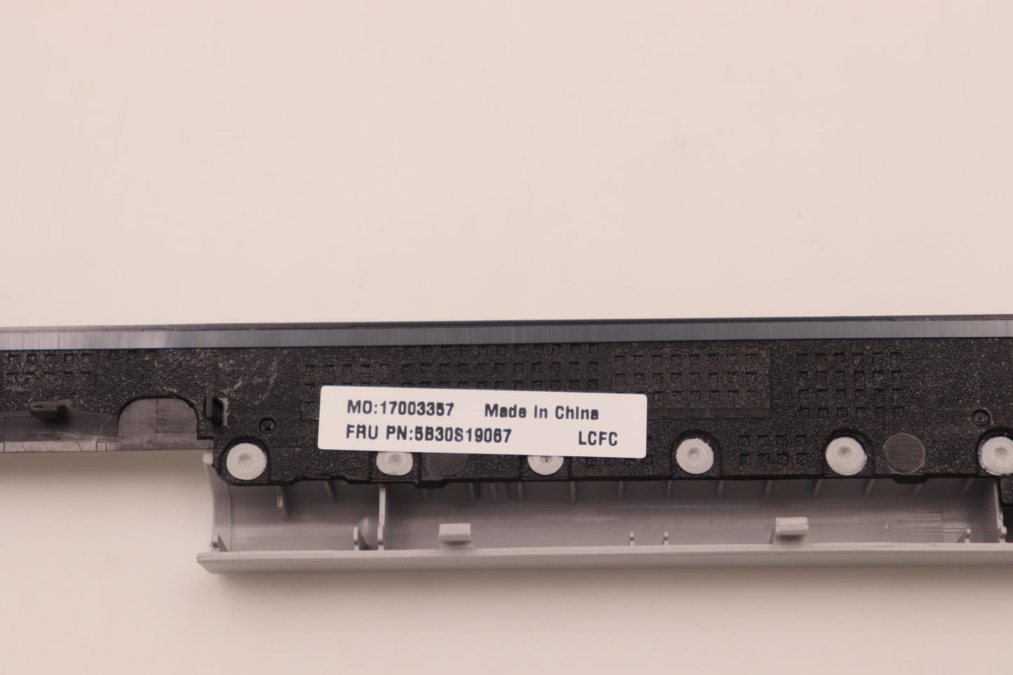 Lenovo Bezel Lcd Bezel L 82Sf Metalcg - 5B30S19067