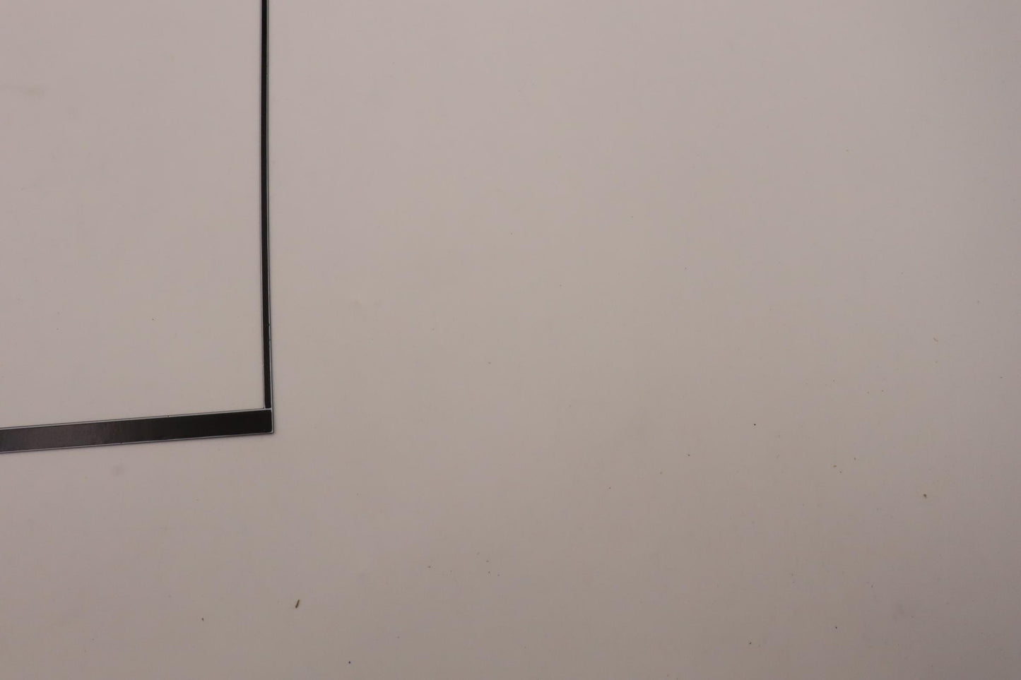 Lenovo Bezel Lcd Bezel L82Tk - 5B30S19081