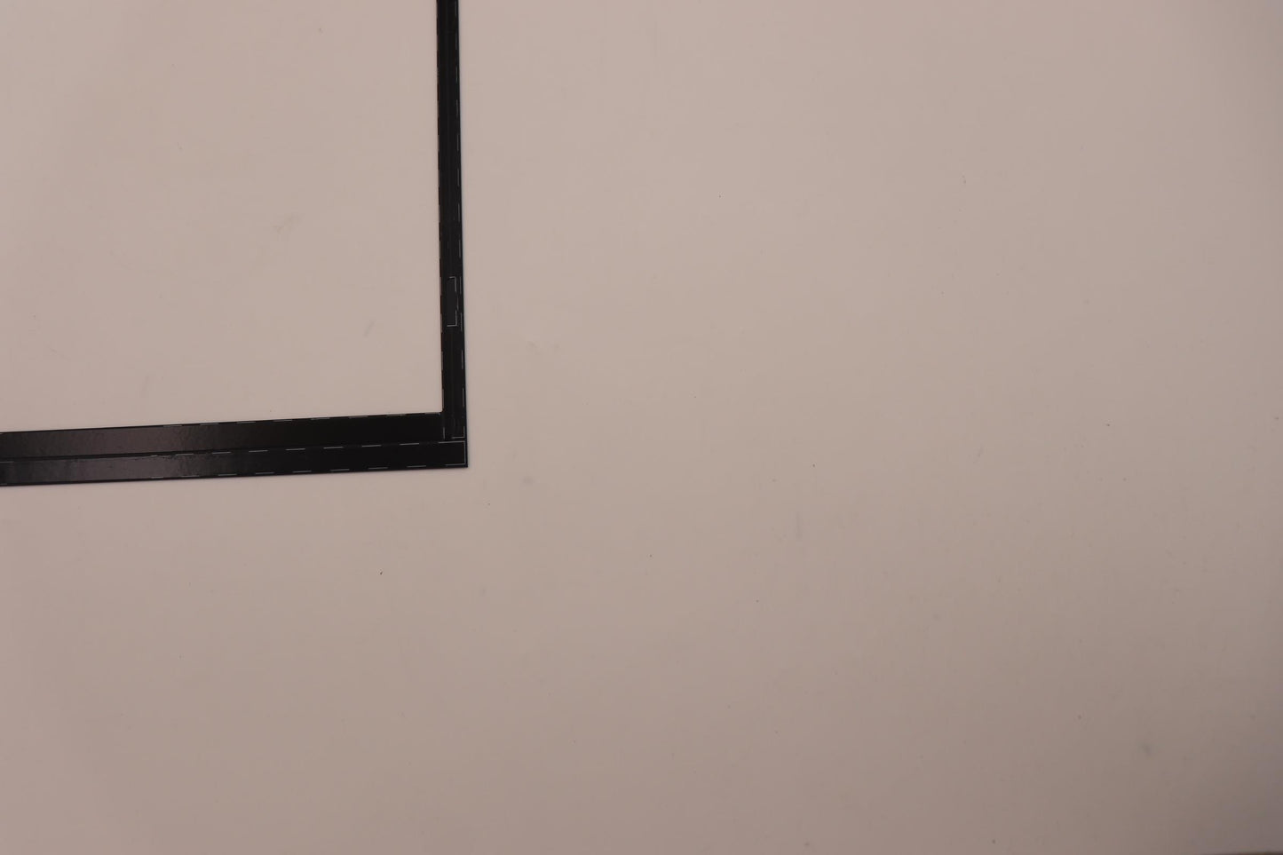 Lenovo Bezel Fru Bezel P16Sg1Bsheetir - 5B30Z38960