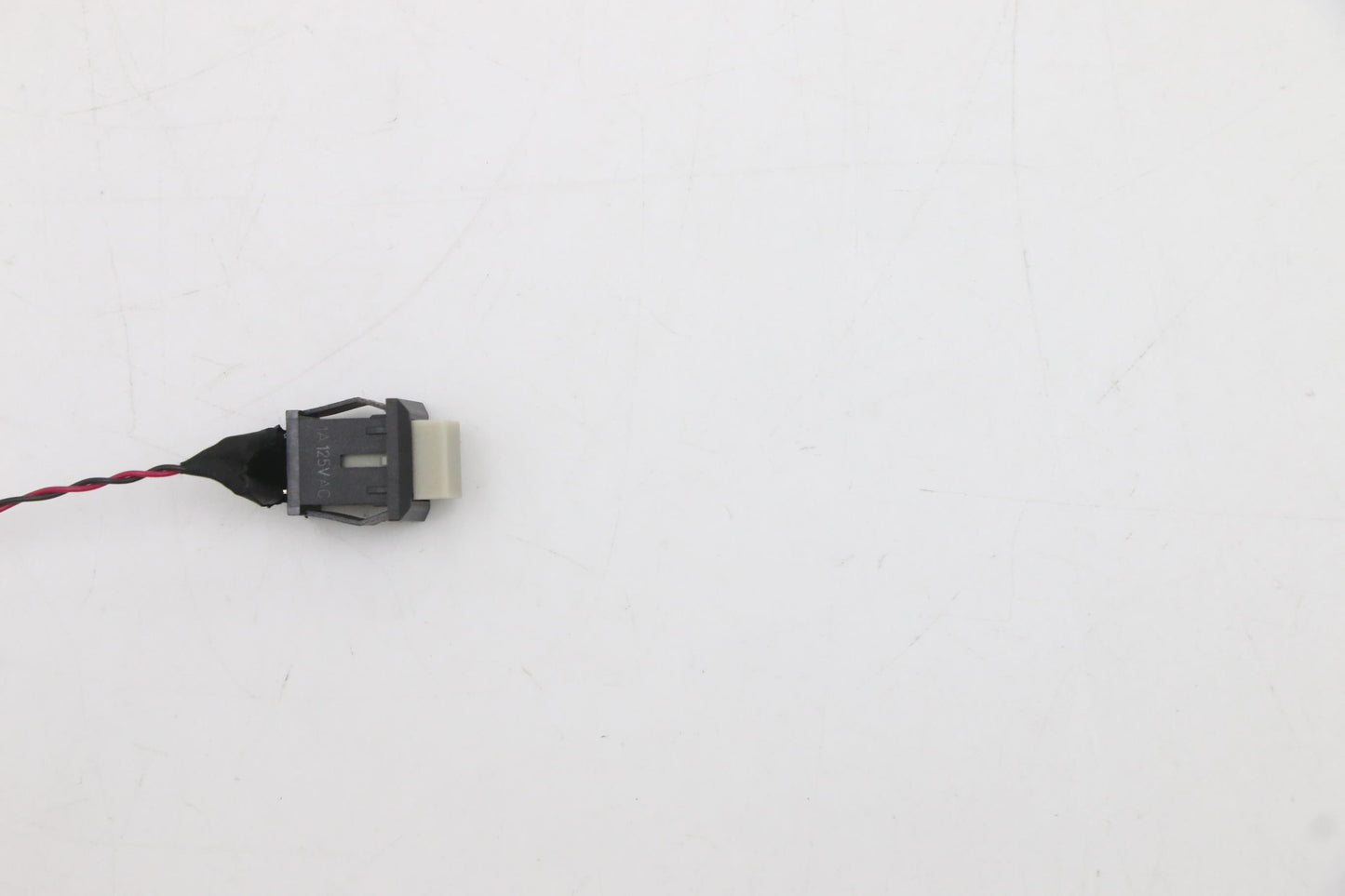 Lenovo Cable Cable 23.8 C2 Switch - 5C10U58318