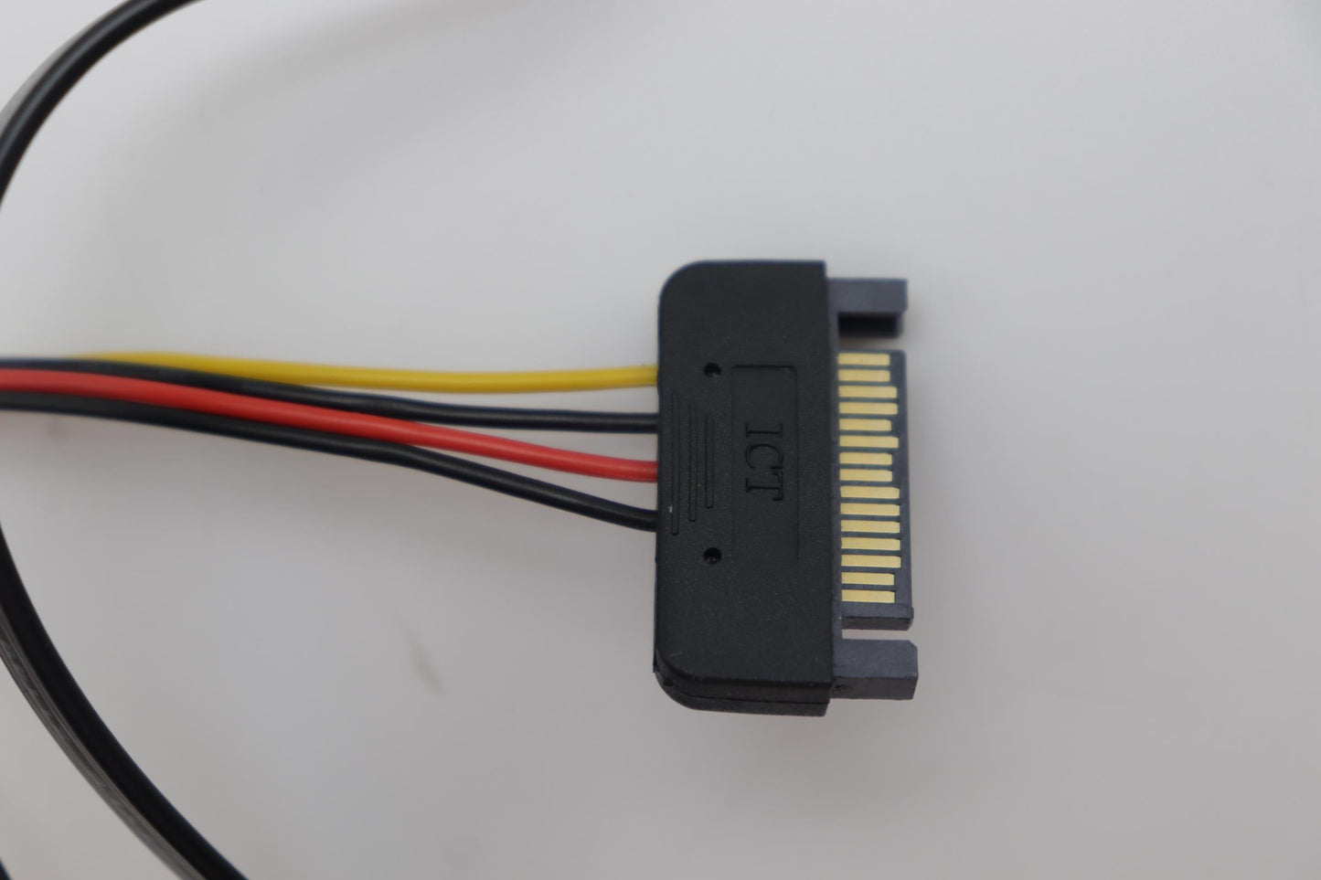 Lenovo Cable Fru Sata 520Mm+Pwr 150 M - 5C10U58496